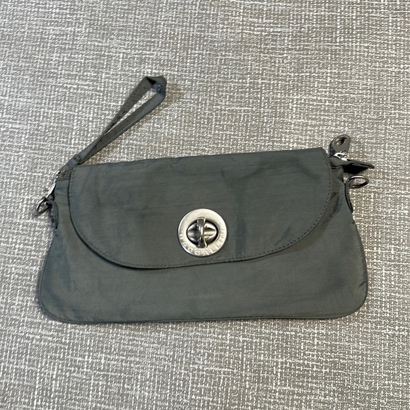 Baggallini Flap Crossbody Adjustable strap wristlet Messenger Bag grey - Picture 9 of 12